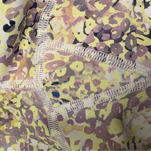 Athleta Elation Train Logo 7/8 Tight Size Large - Picture 12 of 13